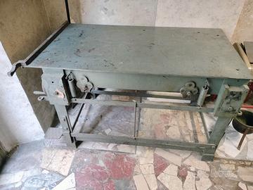 Tavolo industriale vintage in ferro – ex banco