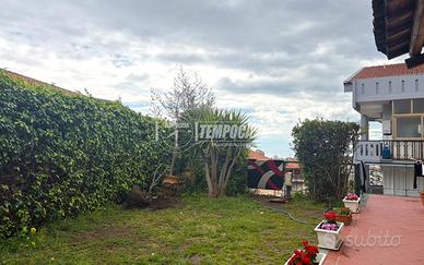 Villa Indipendente su 3 Livelli con Giardino e Gar