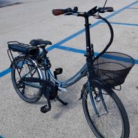 Bicicletta elettrica con pedalata assistita