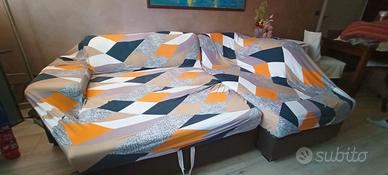 Divano a L con vano contenitore e panchetta estrai