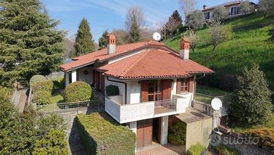 Villa di 276 m² con 4 locali e box auto doppio a E