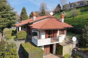 Villa di 276 m² con 4 locali e box auto doppio a E
