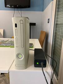 Xbox 360+ 12 giochi + 3 joystick