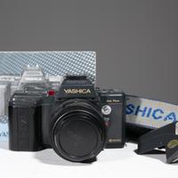 Yashica 230 AF + Zoom Yashica 35-70mm