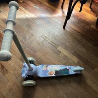 Monopattino per bambina Frozen