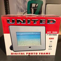Digital photo frame