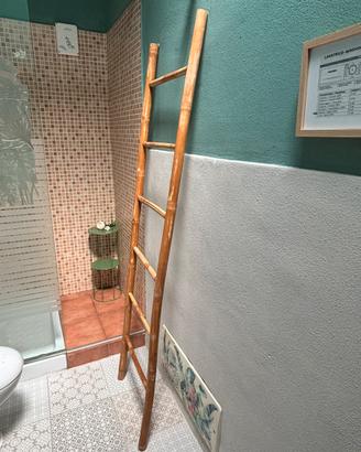 Scaletta bambu per arredo bagno