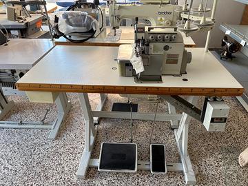 Macchina da cucire tagliacuci Pegasus