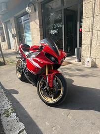 Yamaha r1