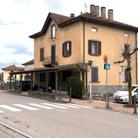 Cielo-terra con bar avviato vicino Svizzera