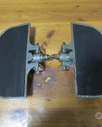 Pedane poggiapiedi per moto custom