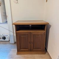 mobile TV con antine