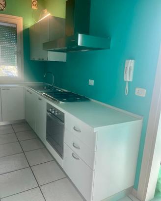 Blocco cucina completo.