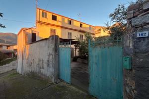 Arbus- Indipendente con ampio cortile