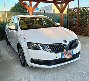Skoda Octavia 1,6 TDI Berlina 
