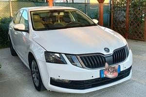 Skoda Octavia 1,6 TDI Berlina 