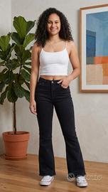 Jeans neri a gambe d'elefante. Taglia S. 