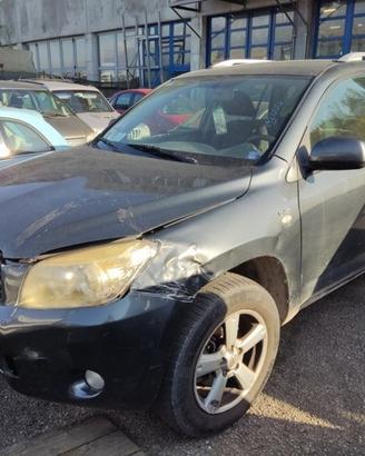 Ricambi TOYOTA RAV 4 4X4 2231cc D4D del 2006