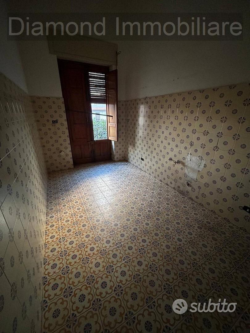 Appartamento piano rialzato ad Aci Catena - Vista 6