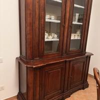 Credenza con vetrina antica