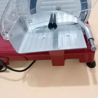 AFFETTATRICE DOMESTICA COME NUOVA