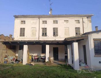 Immobile in asta di 334 m² con 4 locali e box auto
