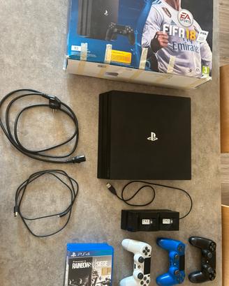 Ps4 Pro 1TB + Giochi + Base ricaricabile