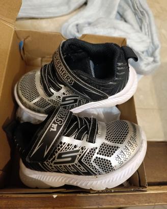 Scarpe Skechers bambino numero 20