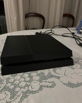 PS4 500GB + 9 Giochi Originali (senza controller)