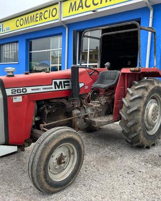 Massey Ferguson 260 con arco di protezione