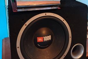 subwoofer JBL 1000 con amplificatore 