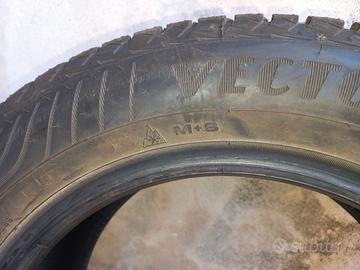 PNEUMATICI GOODYEAR 195/60R15 VECTOR 4 SEASONS