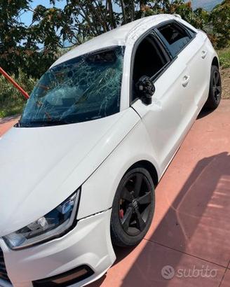 Audi A1 Mot. chz 70.000km 1000 Benzina