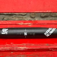 Manubrio race face 740 mm  31.8 alluminio