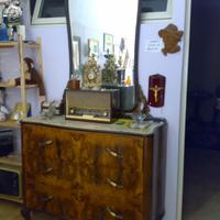 Antico Comò con specchiera