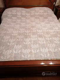 Copriletto all uncinetto