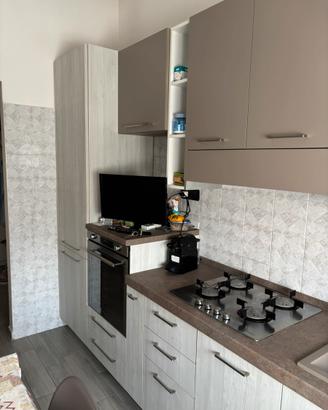 Mobili cucina, camera da letto e sala