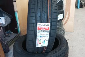 Gomme  Pneumatici  Kumho Ecsta Sport 255/45 R18 