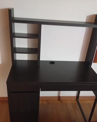 Scrivania IKEA MICKE  marrone-nero