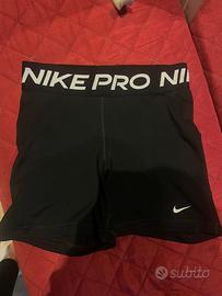 Pantaloncini nike