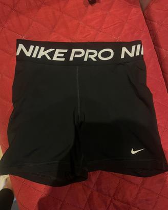 Pantaloncini nike