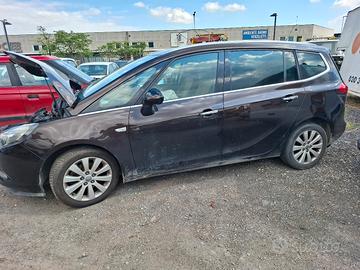 opel zafira tourer per ricambi