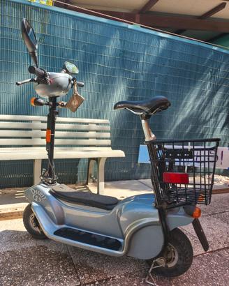Scooter Elettrico "Charly"