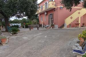 Villa con 2 appartamenti