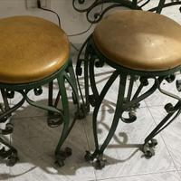 Coppia di sgabelli in ferro battuto vintage