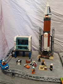 Lego centro spaziale e navicella spaziale 