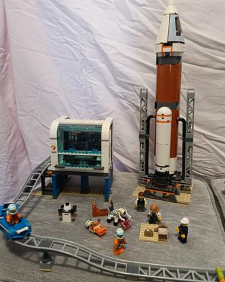 Lego centro spaziale e navicella spaziale 