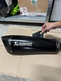 Terminale Slip-On in Titanio Akrapovic R1250RS / R