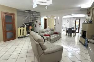 4 LOCALI A SANTO STEFANO DEL SOLE