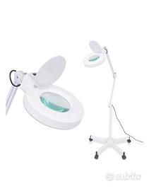 Lampada da pavimento con lente di ingrandimento